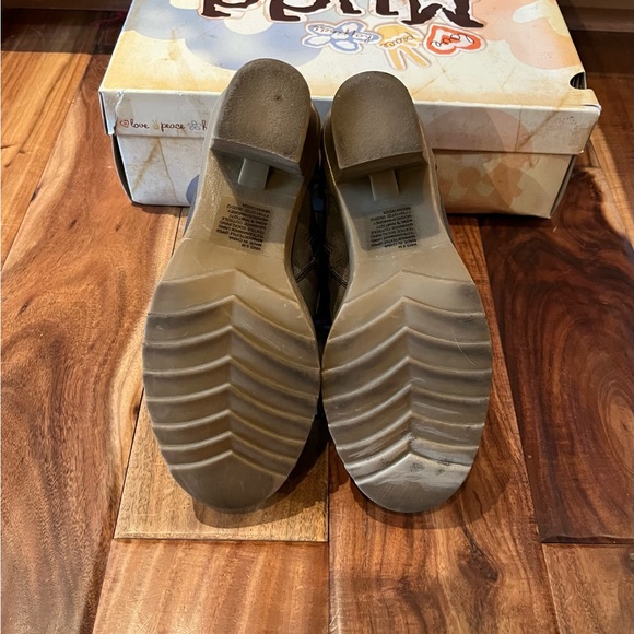 Mudd Distressed Explorer Heeled Ankle Boot - Picture 11 of 14